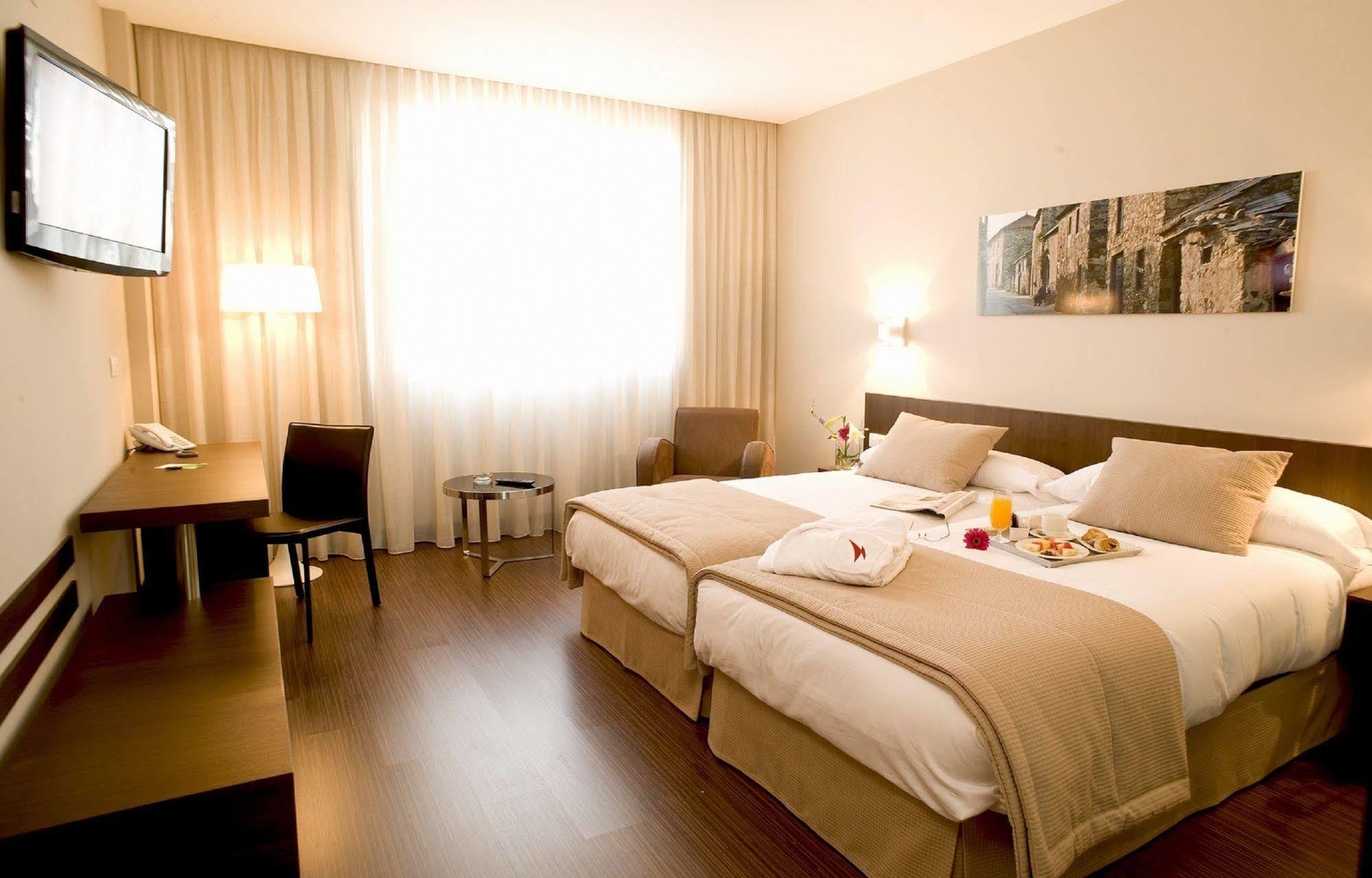 Arva Abad San Antonio Hotel Leon Room photo